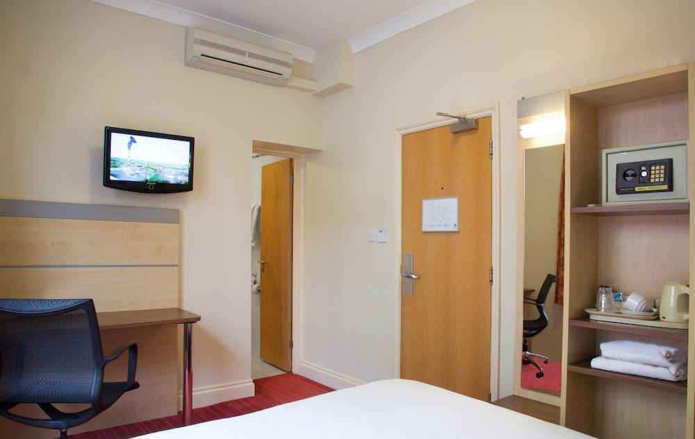 Comfort Inn Victoria Londra Esterno foto