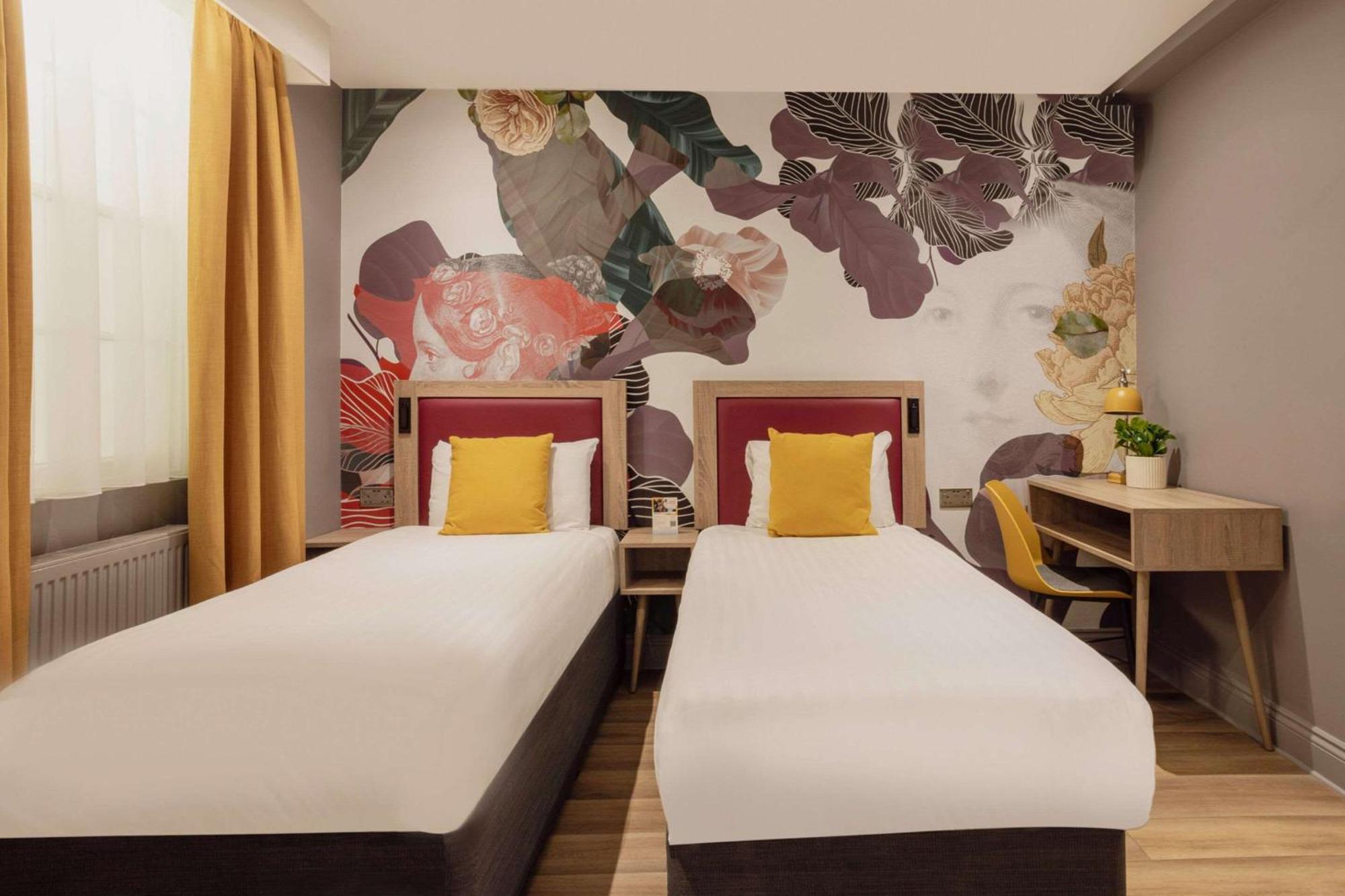 Comfort Inn Victoria Londra Esterno foto